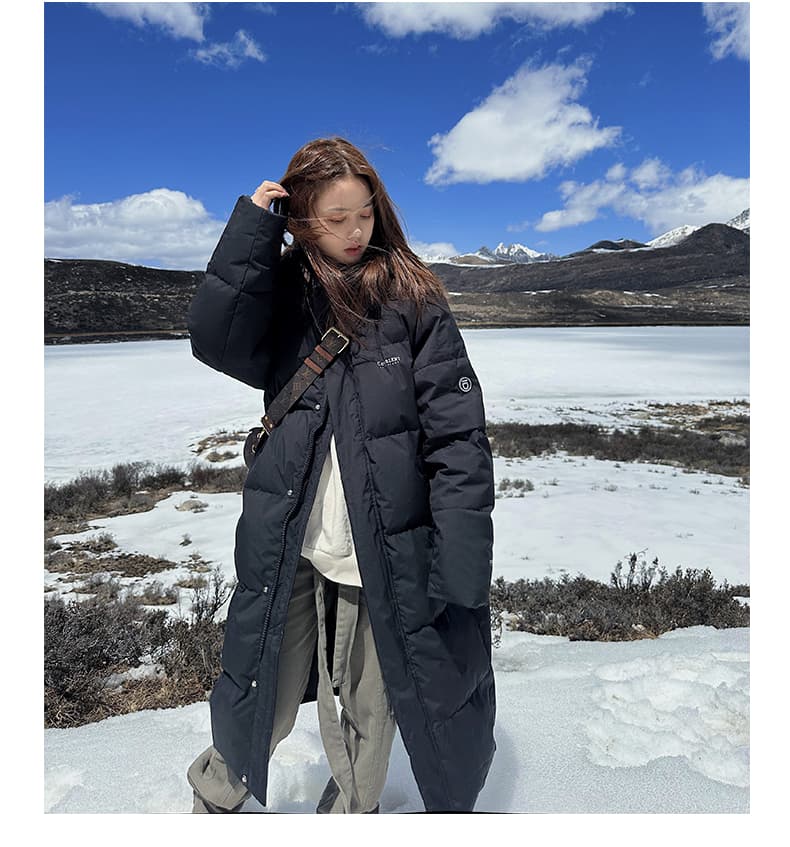 ネイビーコーデ 防寒アウトドアロングダウンコート