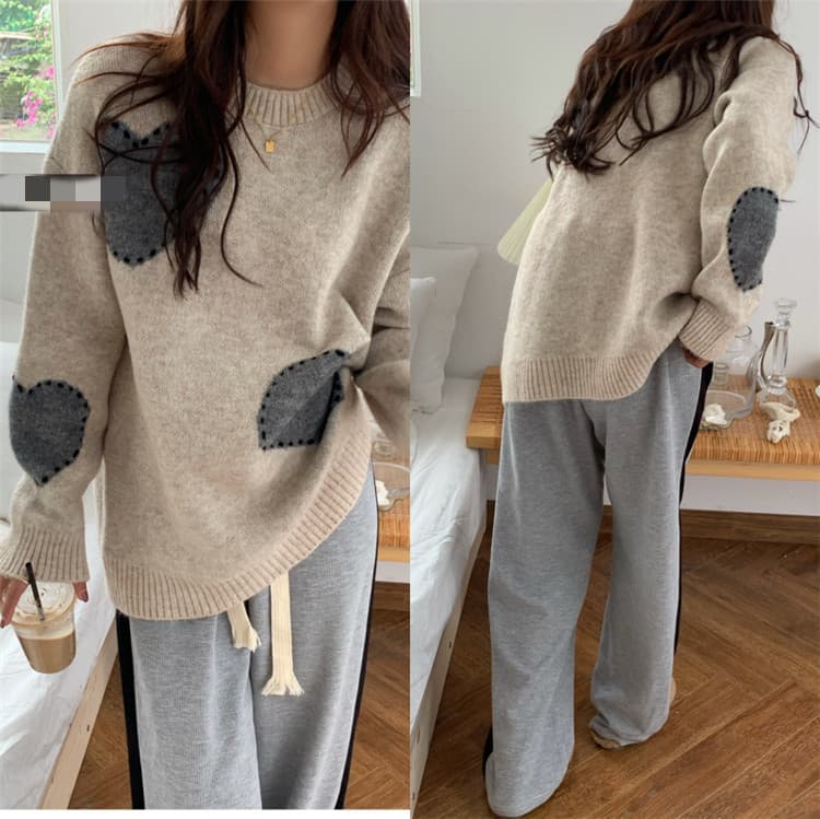 ネイビーコーデ 体型を選ばない暖か厚手長袖ニットトップス