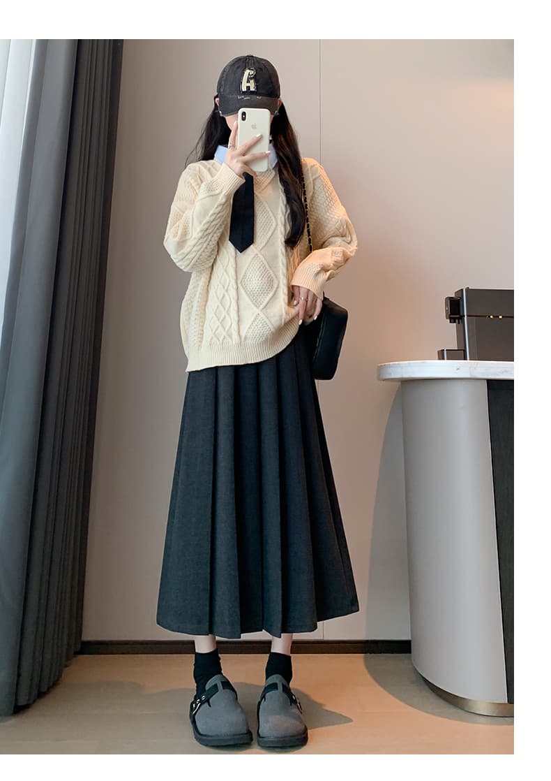 ネイビーコーデ プリーツロング丈スカート