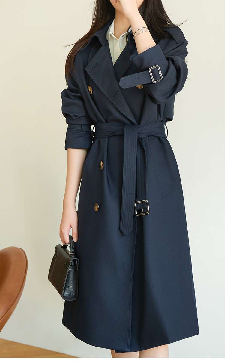 ネイビーコーデ トレンチ風 ベルト付きロングコート
