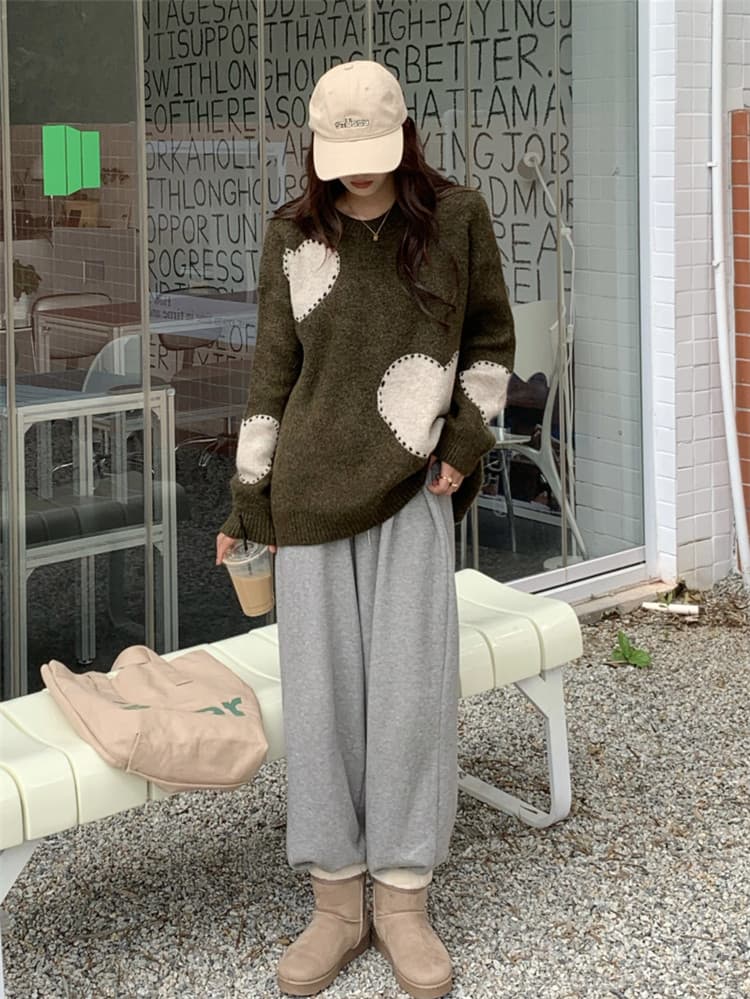 ネイビーコーデ 体型を選ばない暖か厚手長袖ニットトップス