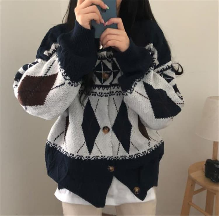 ネイビーコーデ 大人可愛い幾何学模様ニットカーディガン トップス