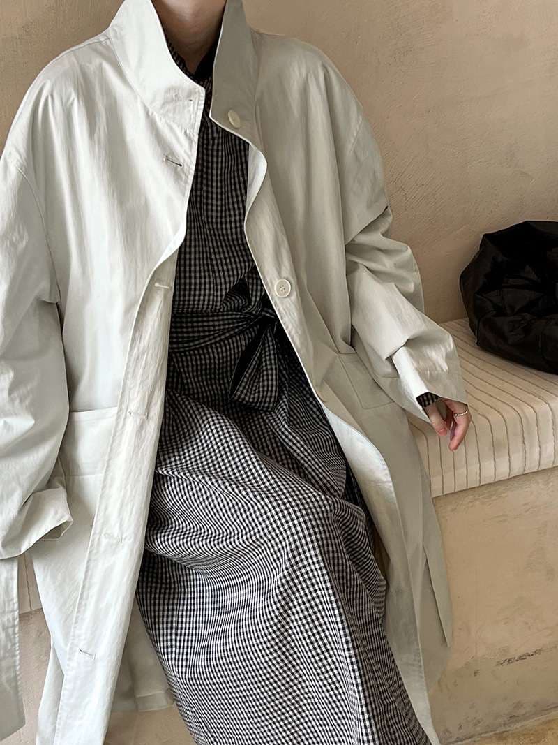 ネイビーコーデ レトロクラシック ロング丈コート