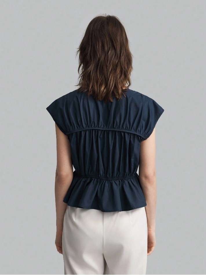 ネイビーコーデ フリルギャザーリボン結びブラウス