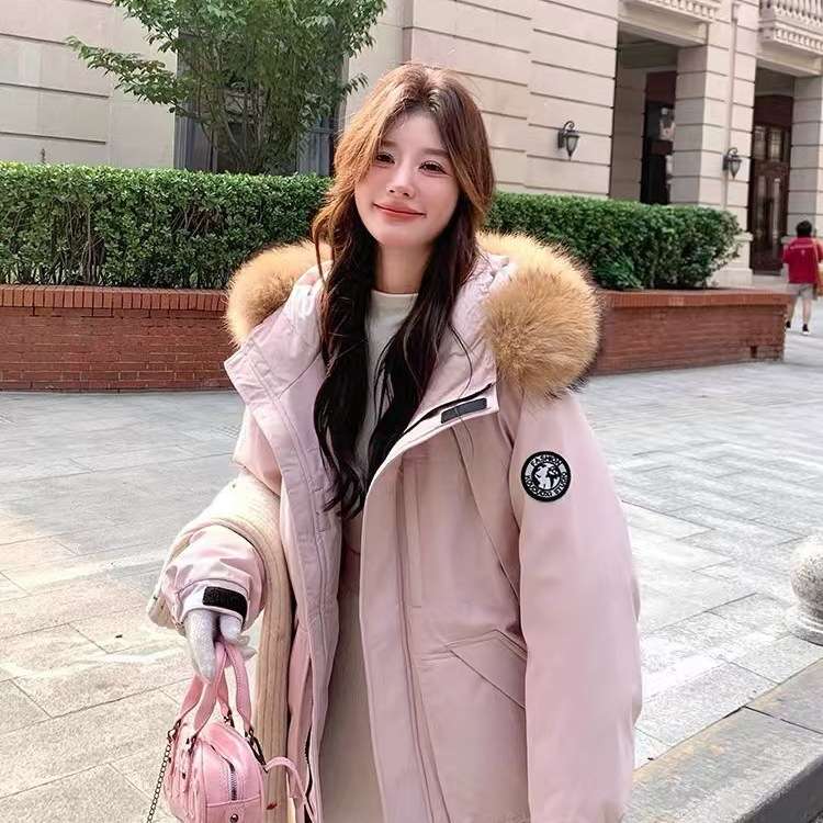 ネイビーコーデ ふわもこファー付きダウンコート