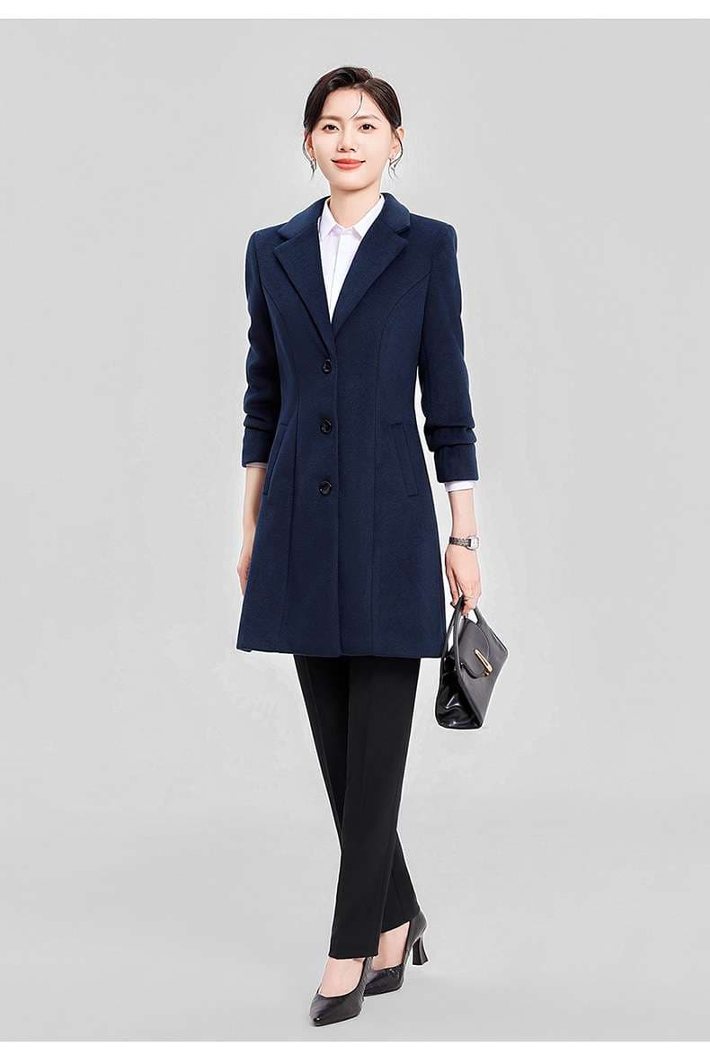ネイビーコーデ 上品シンプル ロングコート