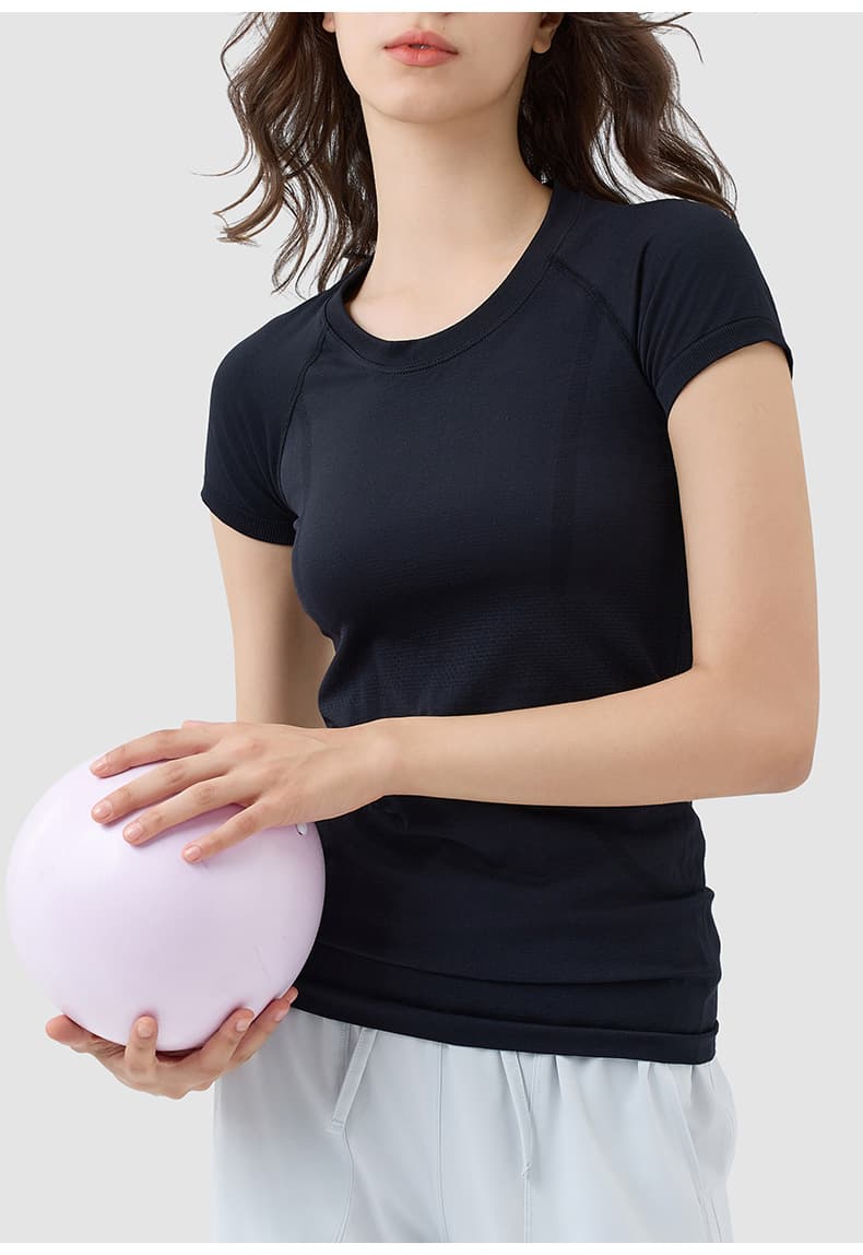 ネイビーコーデ 伸縮性スポーツ半袖フィットTシャツ