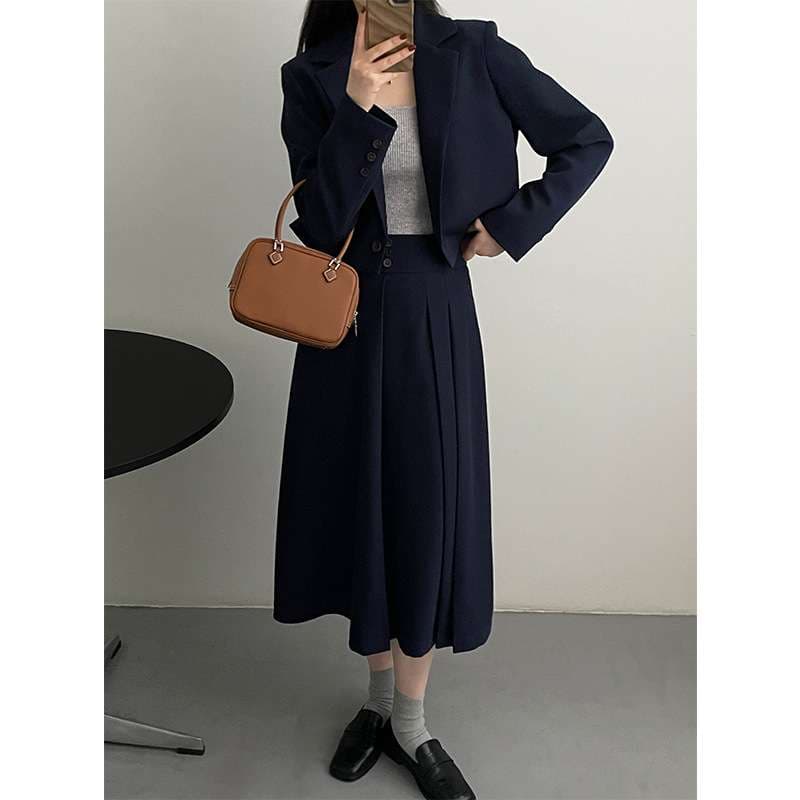 ネイビーコーデ プリーツスカートセットアップ