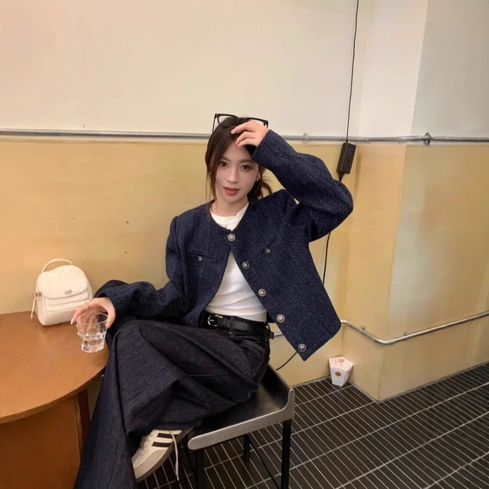 ネイビーコーデ 上品×カジュアルの絶妙バランス！ネイビーツイードジャケット