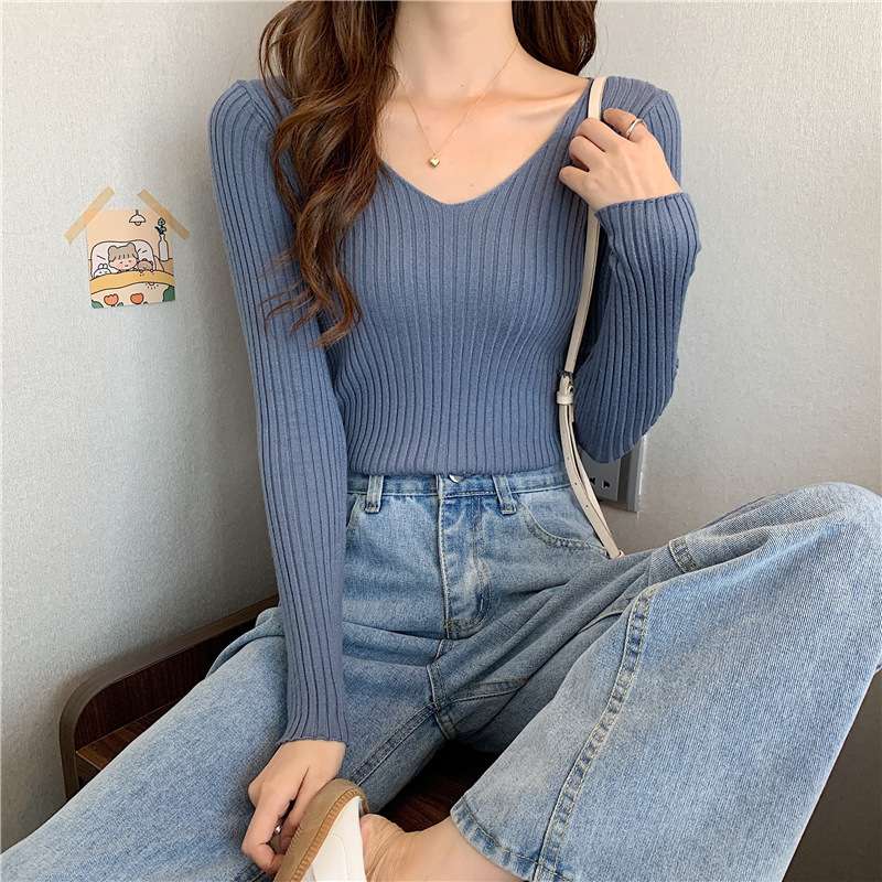 ネイビーコーデ シンプルリブ編みニット