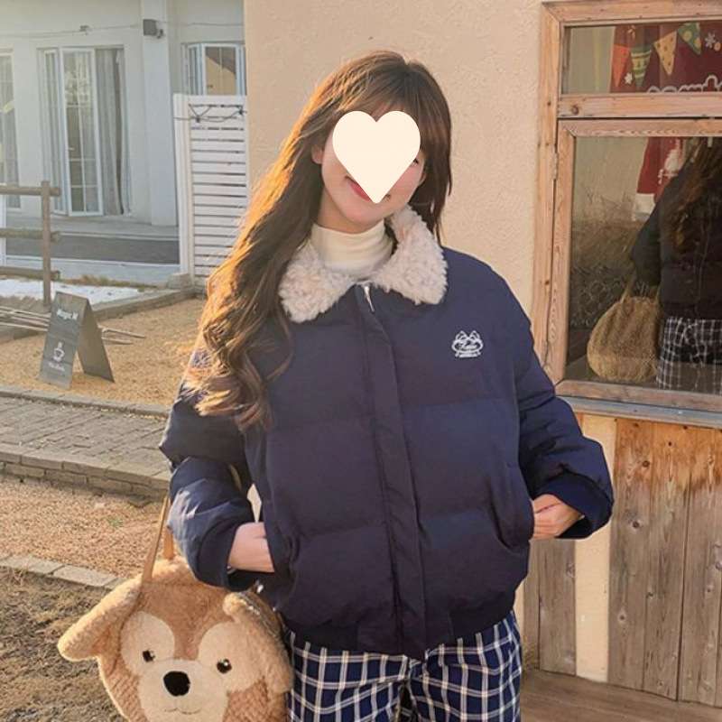 ネイビーコーデ もこもこ襟がかわいい！ネイビーショートダウンジャケット