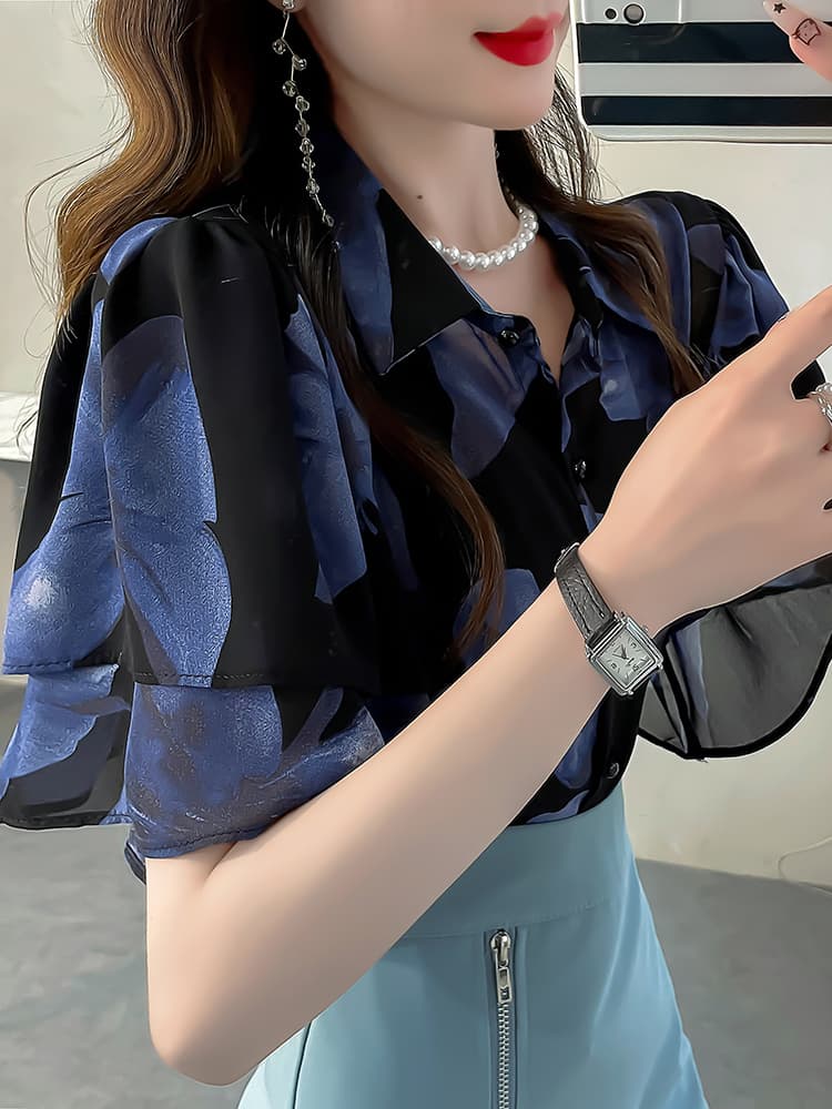ネイビーコーデ 花柄パフスリーブブラウス