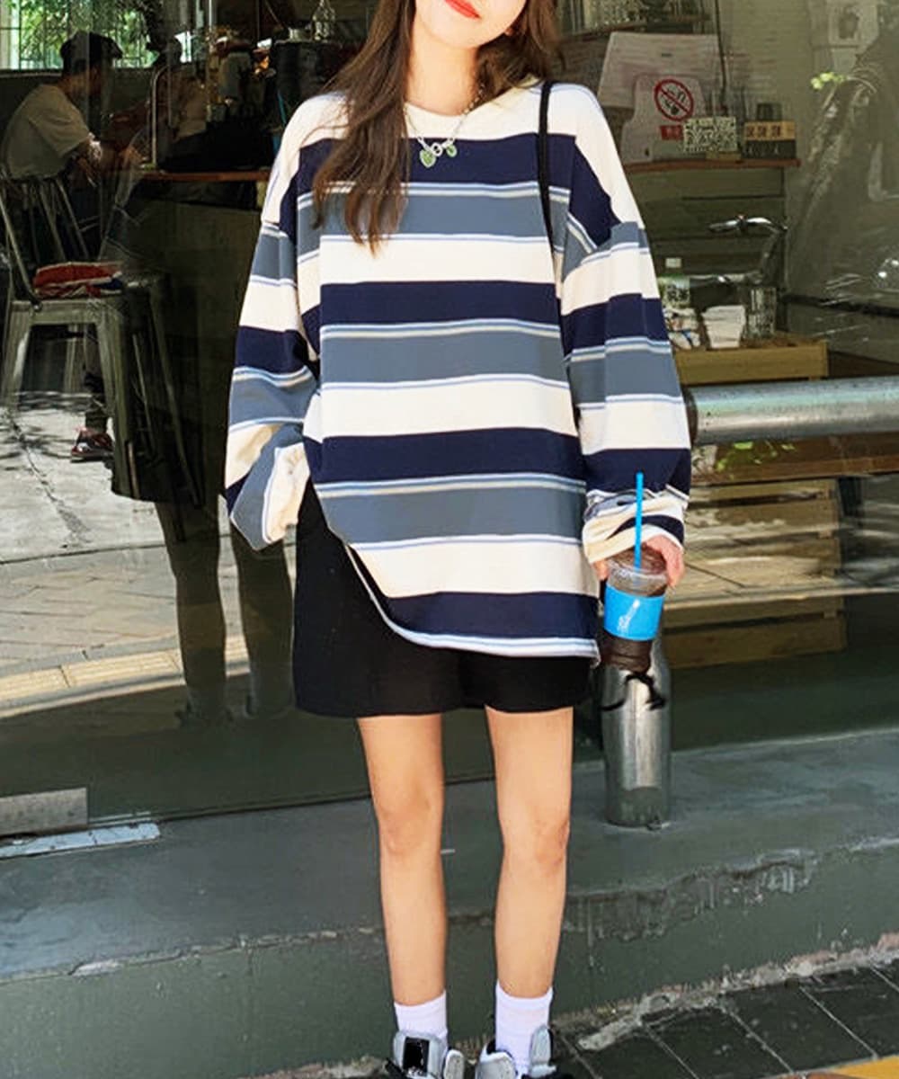 ネイビーコーデ 配色ボーダー柄丸首トップス長袖ゆったりトレーナー
