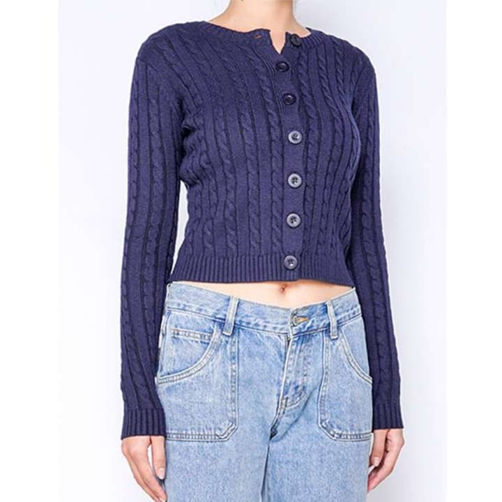 ネイビーコーデ ケーブル編みニットカーディガン