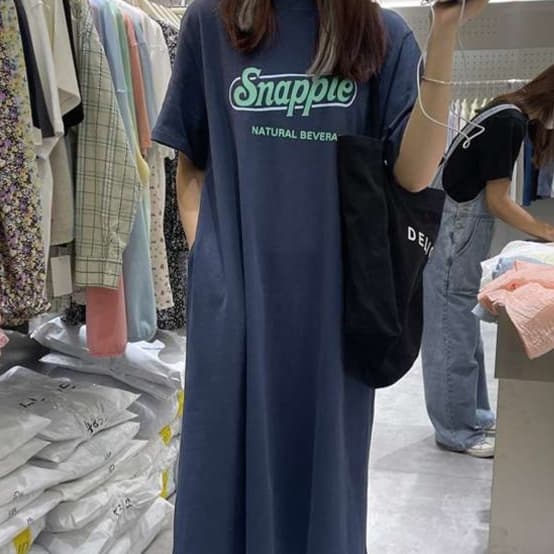 ネイビーコーデ レトロロゴゆったりワンピース