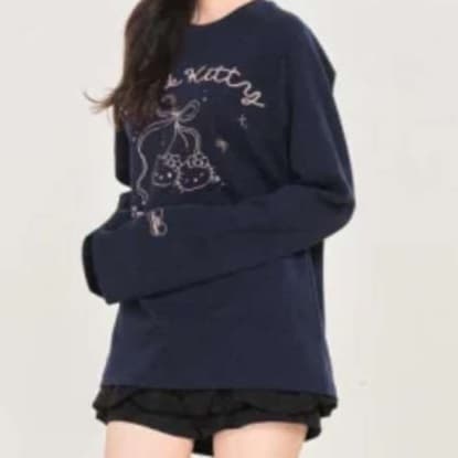 ネイビーコーデ  ほっこりトレーナー