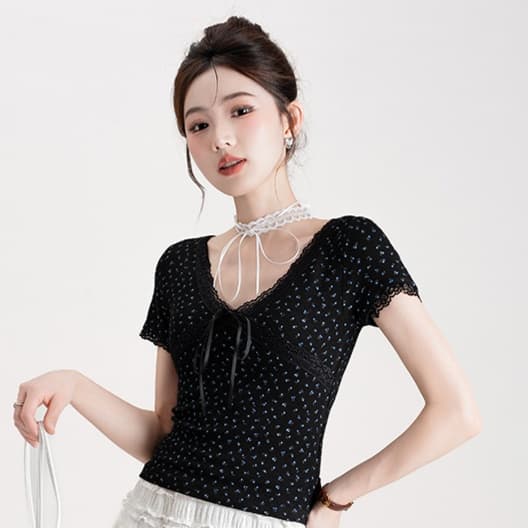 ネイビーコーデ 小花柄シフォン切替カットソー