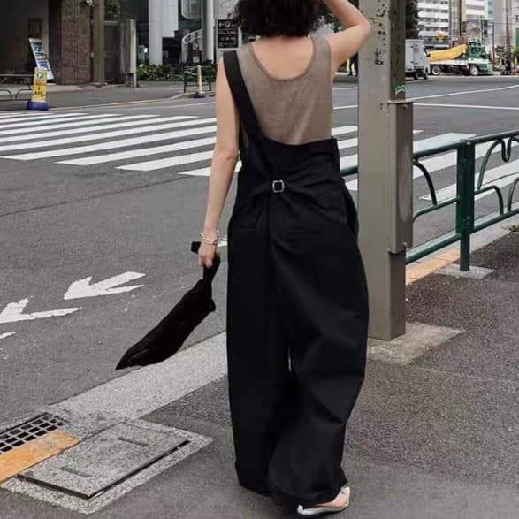 ネイビーコーデ 大人のゆったりデザインサロペット
