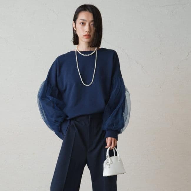 ネイビーコーデ チュールスリーブデザインブラウス