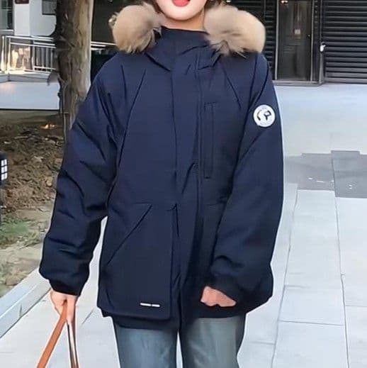ネイビーコーデ もこもこファー付き 防寒ダウンコート