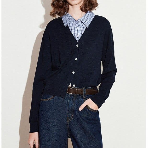 ネイビーコーデ 上品シンプル リブニット カーディガン