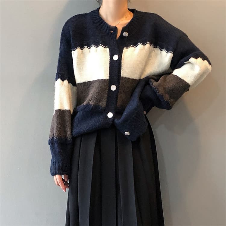 ネイビーコーデ ボーダー柄ニットカーディガン秋冬トップス