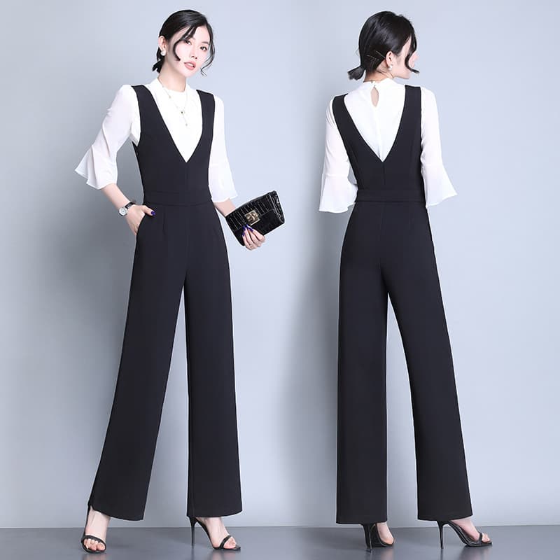 ネイビーコーデ 上品フレアサロペット パンツ