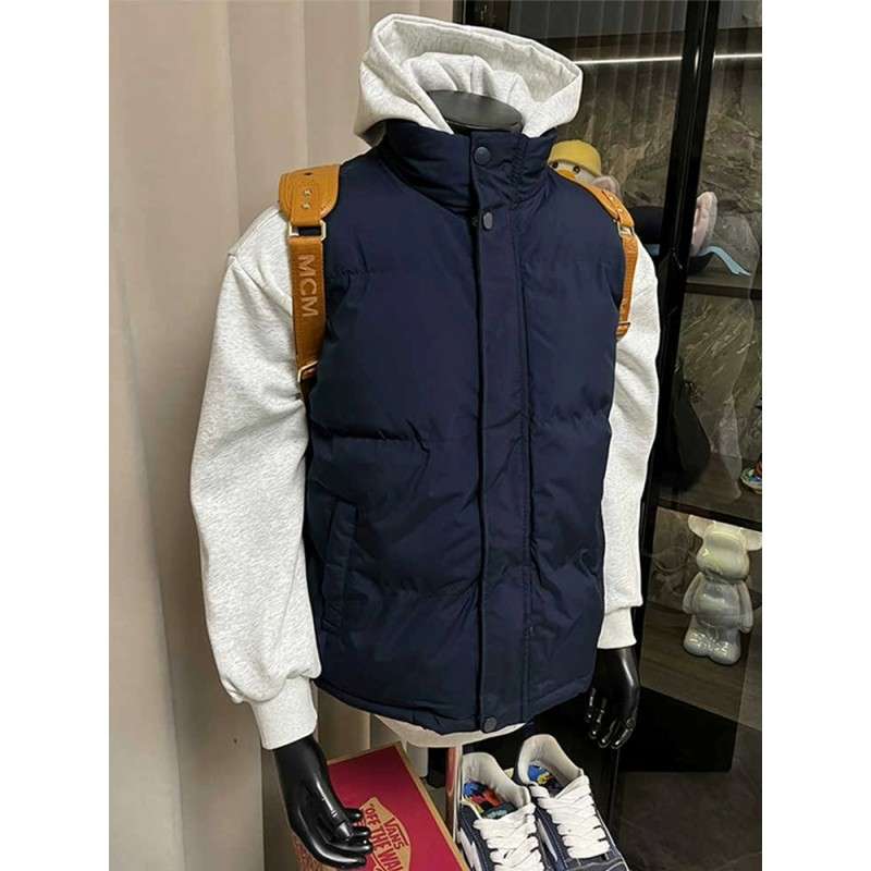 ネイビーコーデ 軽やかでおしゃれ！ネイビーカラーダウンジレ