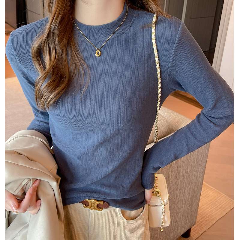 ネイビーコーデ リブニット ジュエル襟付きトップス