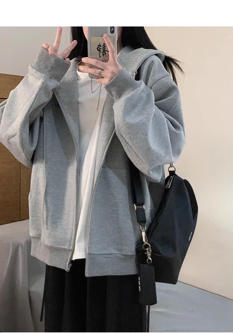 ネイビーコーデ ゆったりジップパーカー