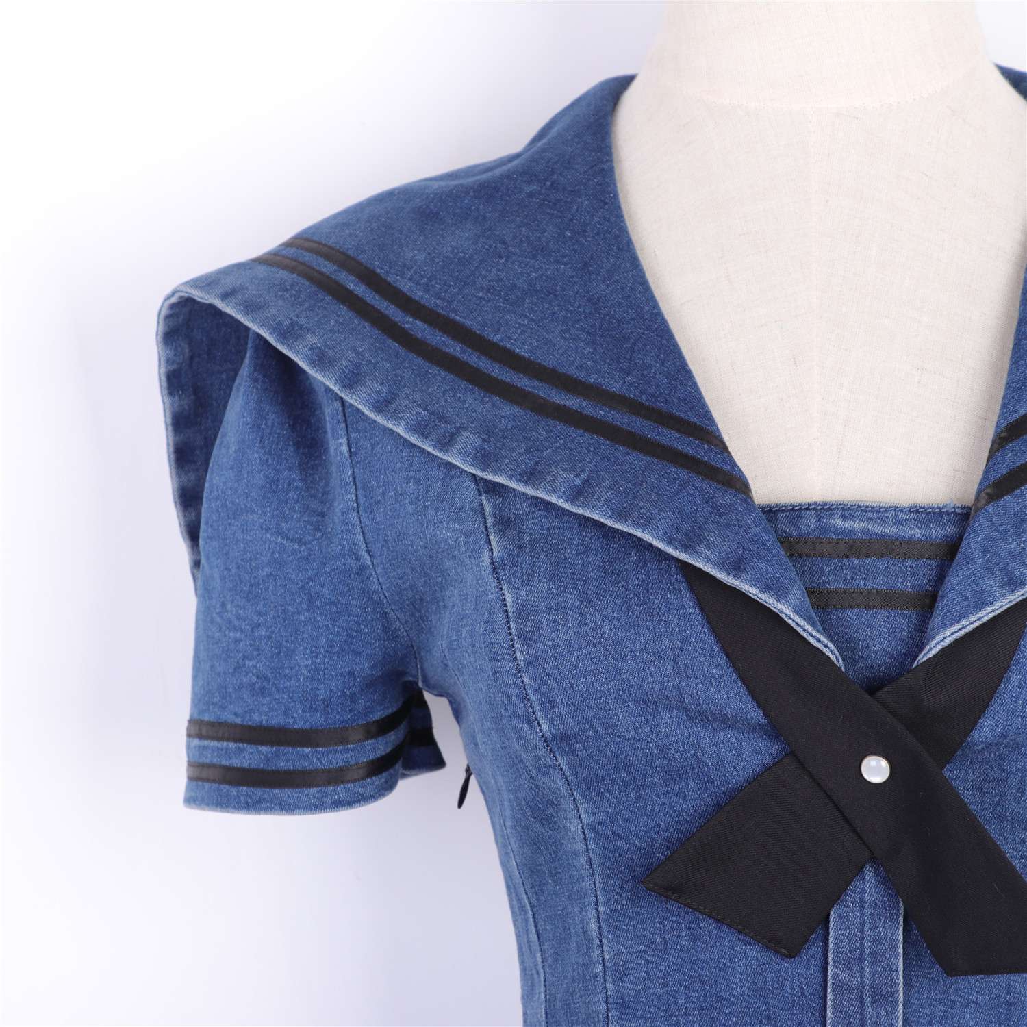 ネイビーコーデ セーラー襟付きデニムワンピース