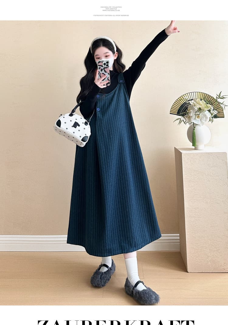 ネイビーコーデ ゆったりピンストライプサロペットワンピース