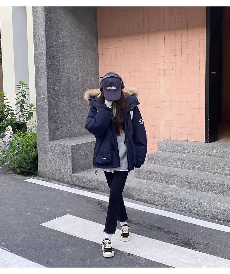 ネイビーコーデ ふわもこファーフード付きダウンジャケット