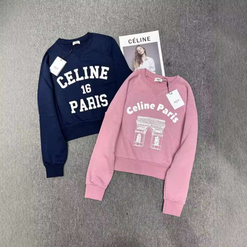 ネイビーコーデ パリモチーフ ルーズトレーナー