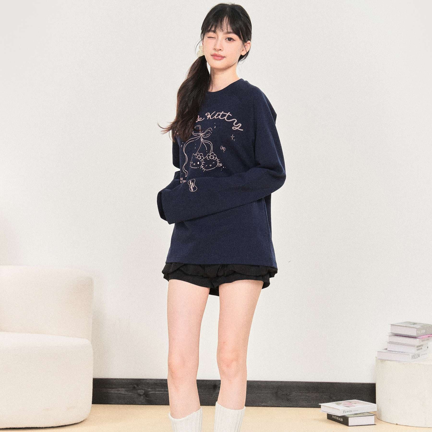 ネイビーコーデ  ほっこりトレーナー