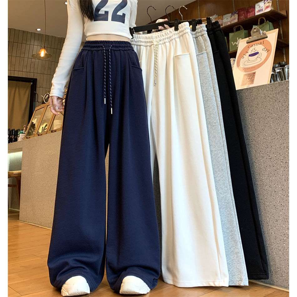 ネイビーコーデ ゆったりワイドルーズパンツ