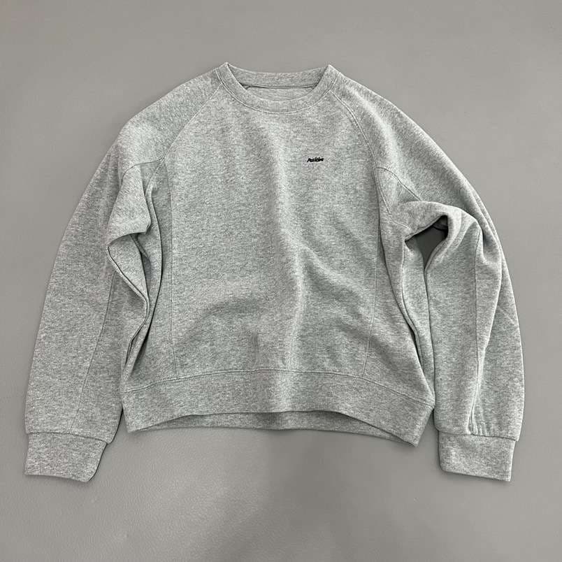 ネイビーコーデ アーバンカジュアル ルーズトレーナー