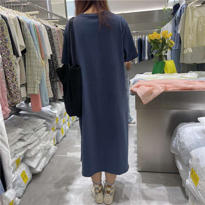 ネイビーコーデ レトロロゴゆったりワンピース