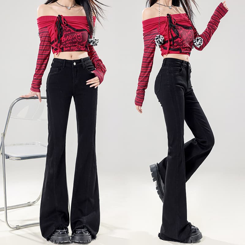 ネイビーコーデ 洗いざらしスリムフレア美脚デニム