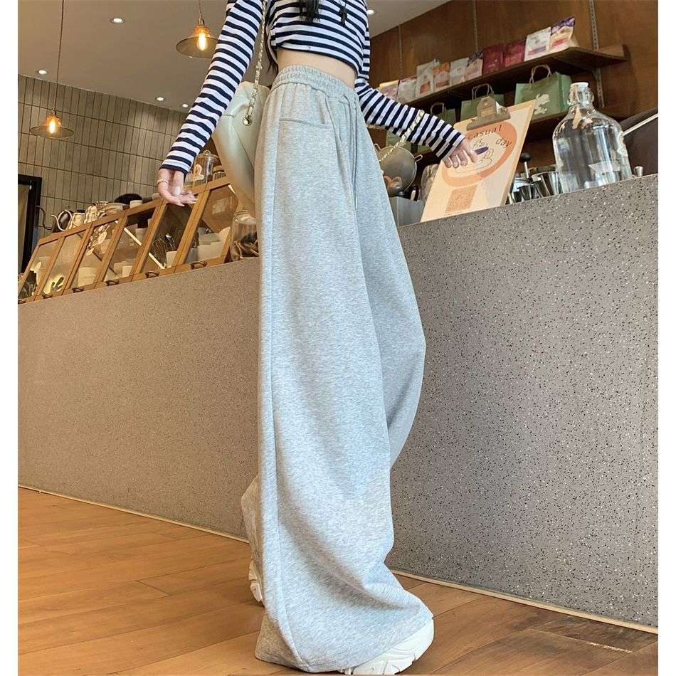 ネイビーコーデ ゆったりワイドルーズパンツ