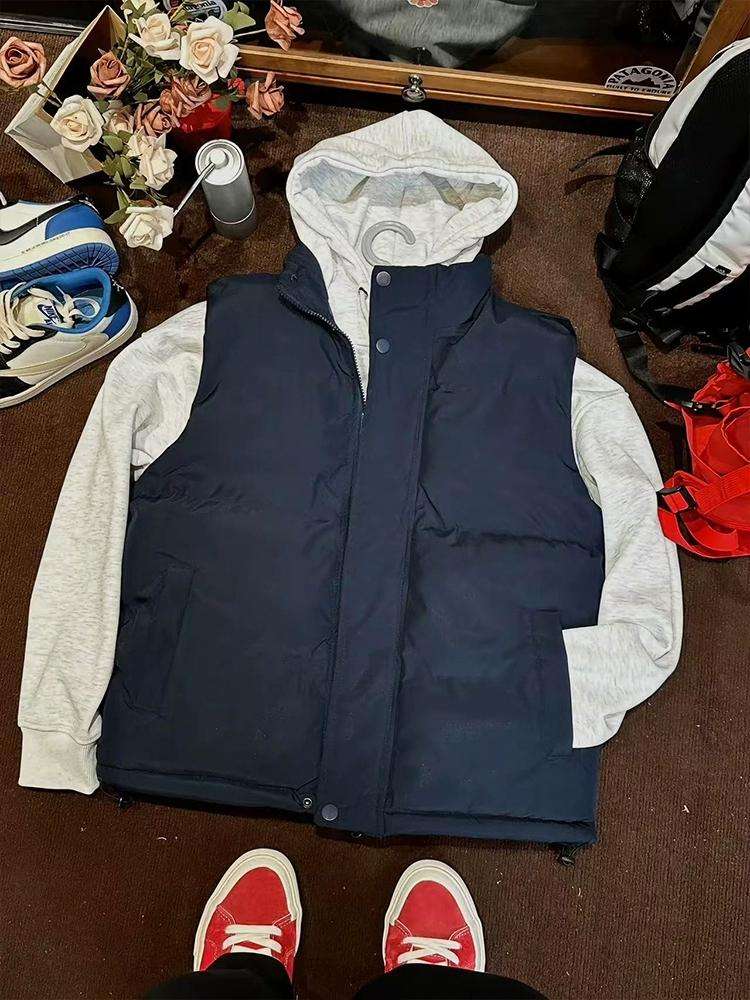 ネイビーコーデ 軽やかでおしゃれ！ネイビーカラーダウンジレ