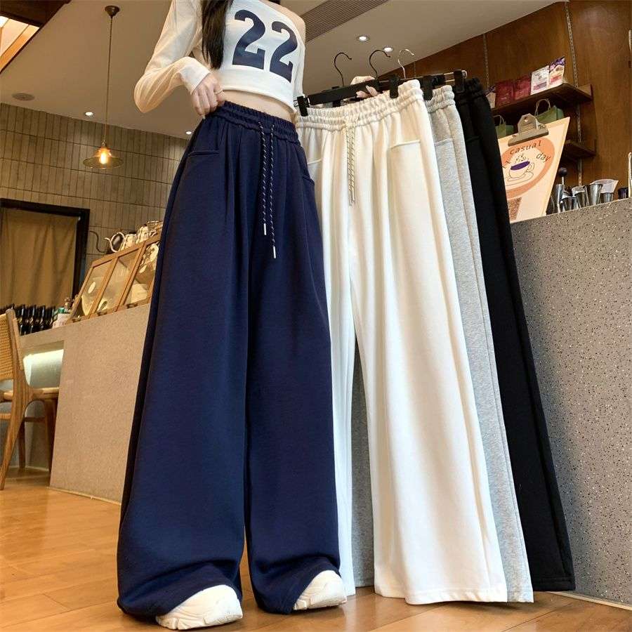 ネイビーコーデ ゆったりワイドルーズパンツ