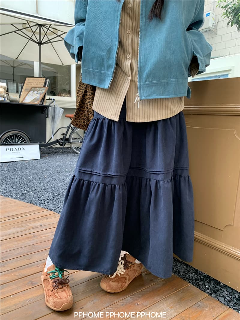 ネイビーコーデ フリルティアードロングスカート