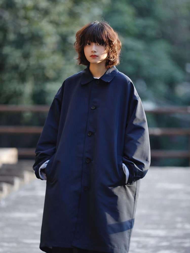 ネイビーコーデ ゆるシルエット長袖ステンカラーアウター
