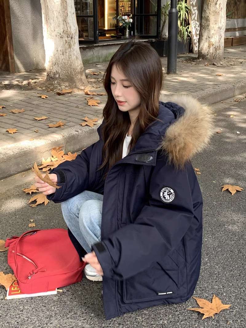 ネイビーコーデ あったか毛皮フード付きダウンコート