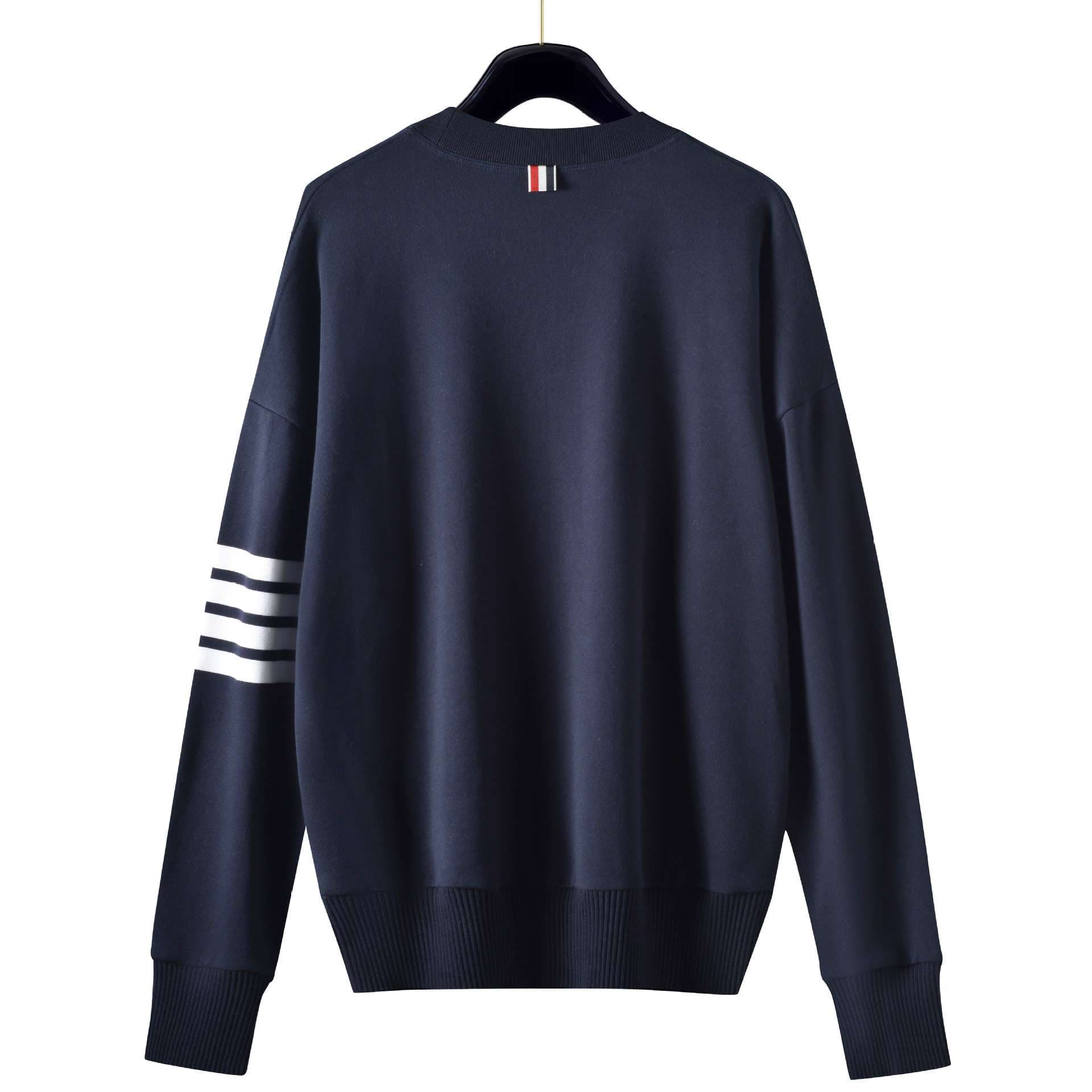 ネイビーコーデ シンプルラインスポーティートレーナー