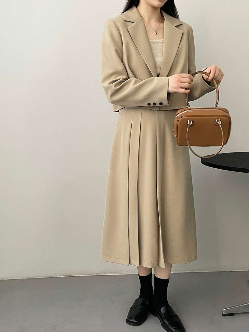 ネイビーコーデ プリーツスカートセットアップ