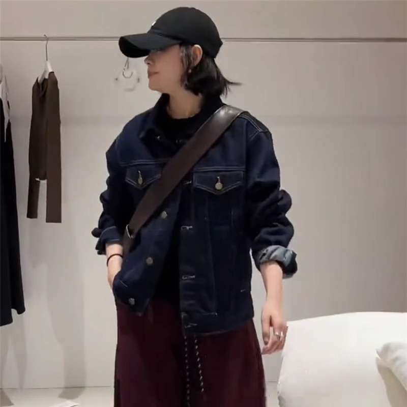 ネイビーコーデ デニム調ゆるふわジャケット