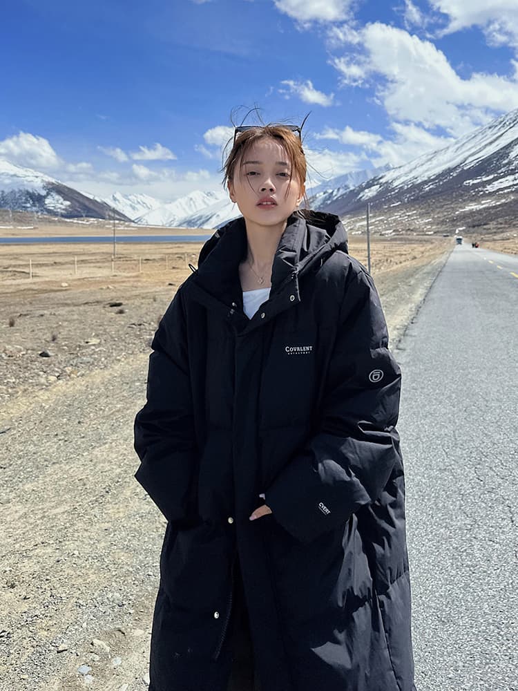 ネイビーコーデ 防寒アウトドアロングダウンコート