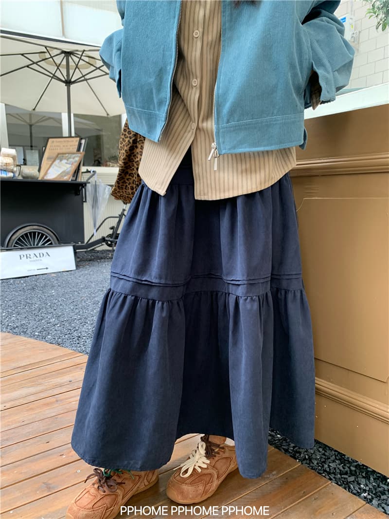 ネイビーコーデ フリルティアードロングスカート